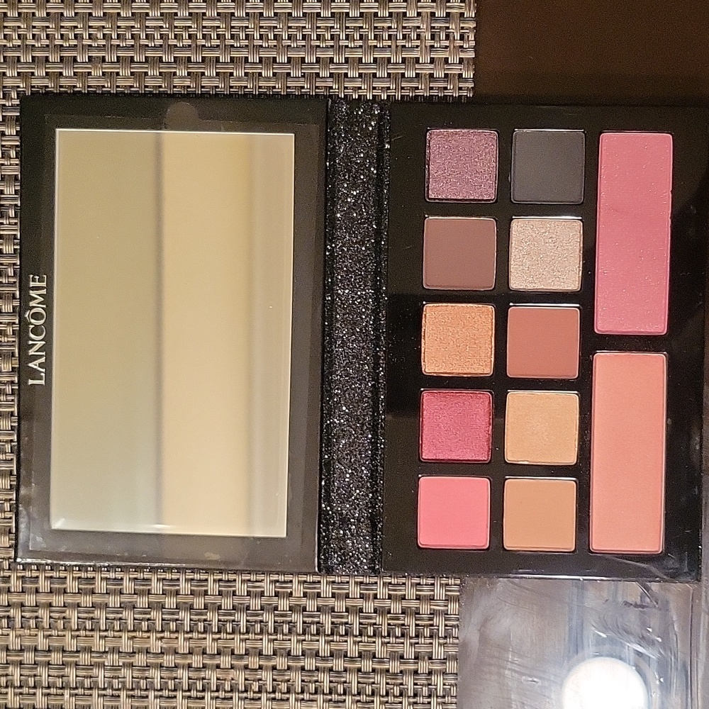 Lancome Eyeshadow and Blush palette